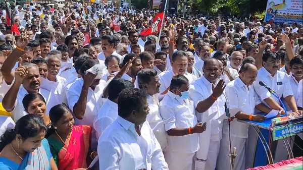 எடப்பாடிக்கு மட்டுமே தகுதி உண்டு 