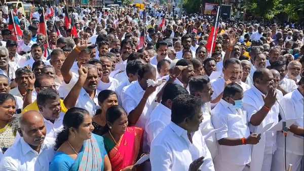  8 ஆண்டுகளாக நாங்கள் 