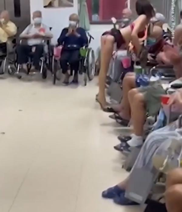 ஆபாச நடனம் ஆபாச நடனம்