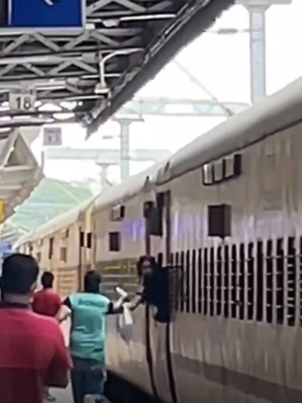 ஓடி சென்று டெலிவரி 