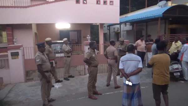போலீஸ் விசாரணை 