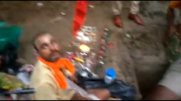 3 சாதுக்கள் கைது 