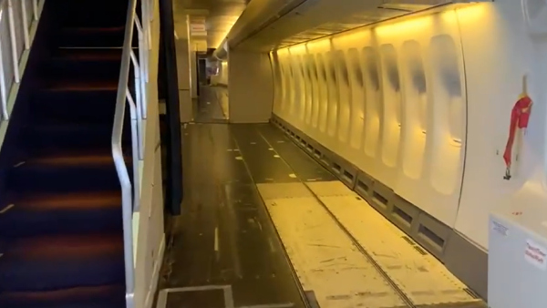 விமானத்தில் ஏற்பாடுகள் விமானத்தில் ஏற்பாடுகள்