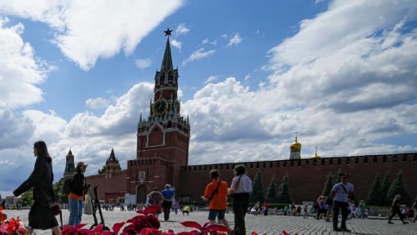  8 தொழிலதிபர்கள்