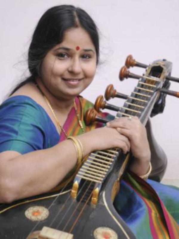 யார் இந்த வீணை காயத்ரி? யார் இந்த வீணை காயத்ரி?