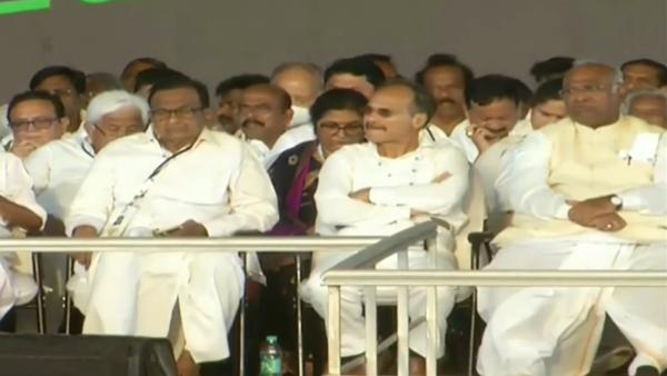 3 முதல்வர்கள் பங்கேற்பு 