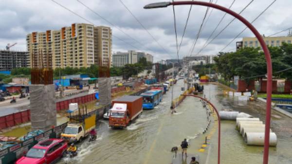  சாக்கடைகளாக மாறிய ஏரிகள் 