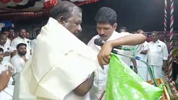 அதிமுக கூட்டம் அதிமுக கூட்டம்