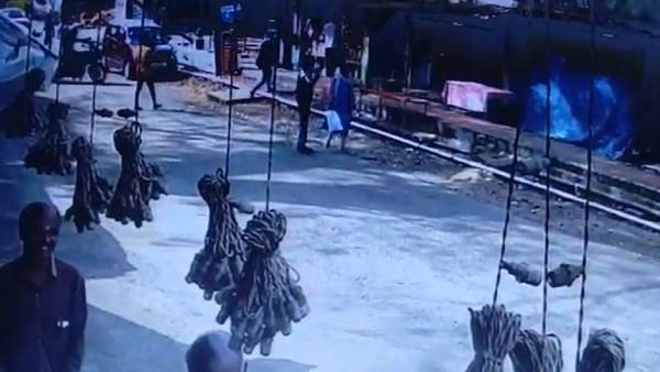 கடைகள் திறப்பு 