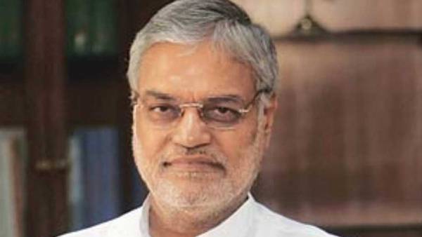 அடுத்த முதல்வர் யார்? 