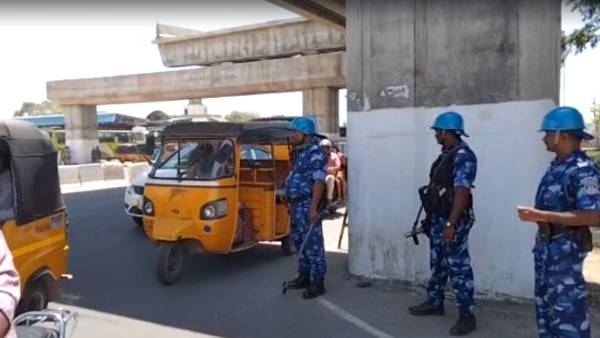  போலீசார் குவிப்பு