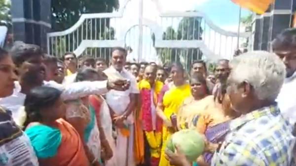  ஆரத்தி எடுத்து வரவேற்பு 