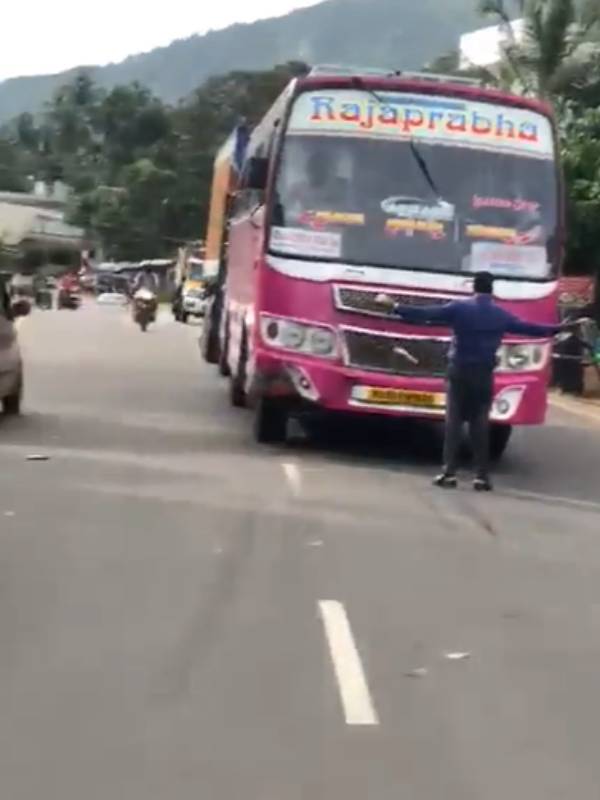 களமிறங்கிய பள்ளி முதல்வர் 