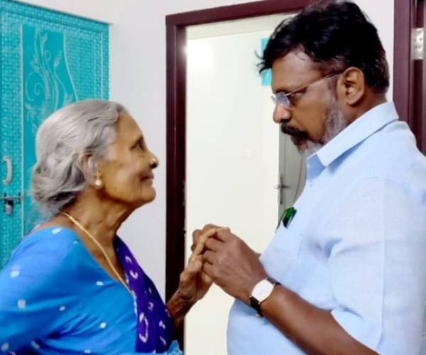  தாயை சந்தித்த திருமாவளவன்