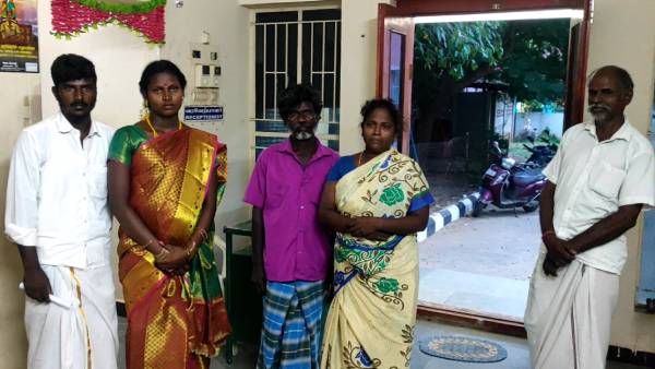 காவல் நிலையத்தில் தஞ்சம் 