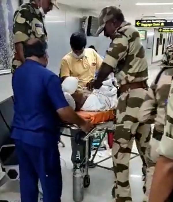  விமான நிலையத்தில் மயக்கம் 