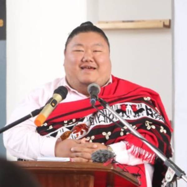 பிரபலத்தை போல உணர்கிறேன் 