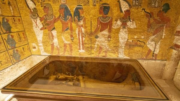  புதைந்து கிடக்கும் மர்மம்