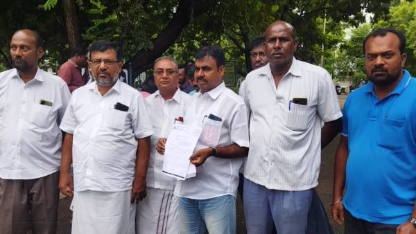 ஆட்சியரிடம் புகார் 