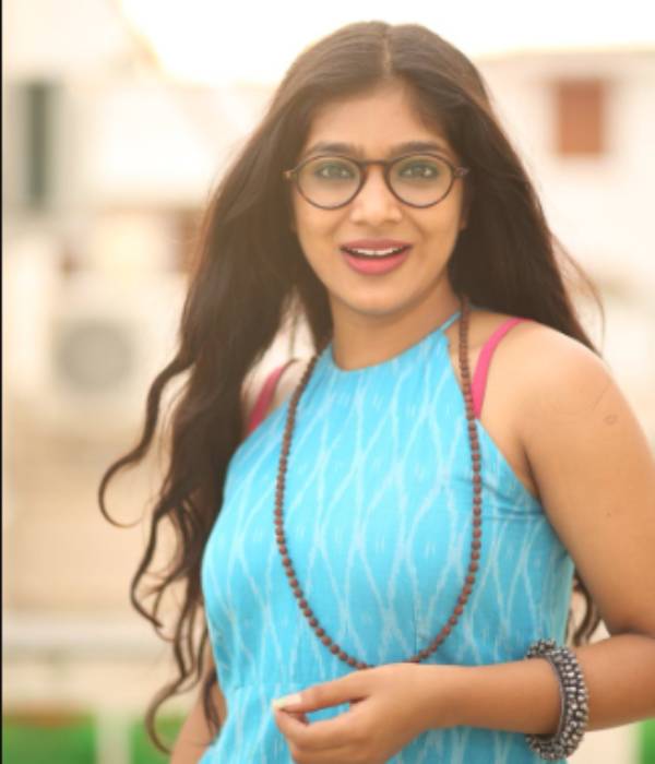 சின்னத்திரை மியா கலிபா