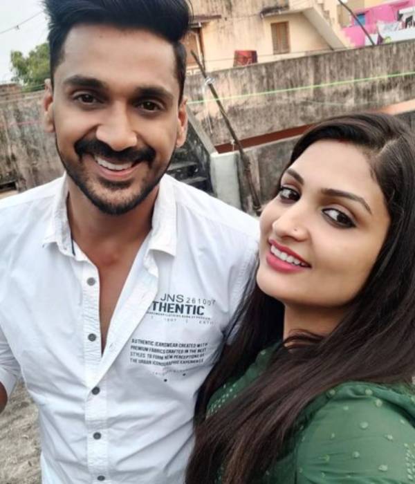 மிளிரும் காதல்