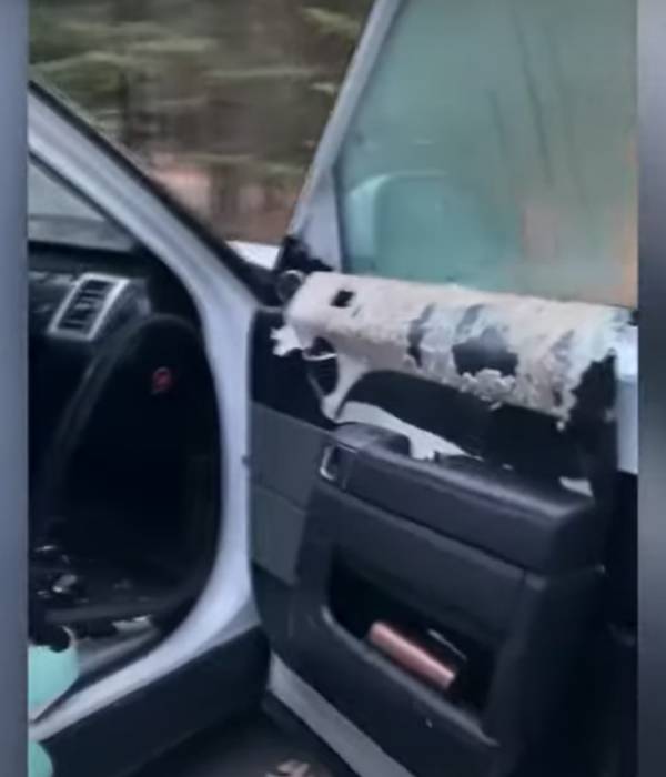  கதவை திறந்ததும்.. 