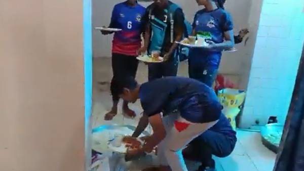 வீரர்களுக்கு இப்படித்தான் மதிப்பு கொடுப்பீர்களா 