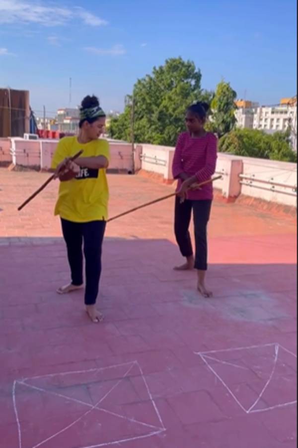 சிலம்ப ஆசிரியர்