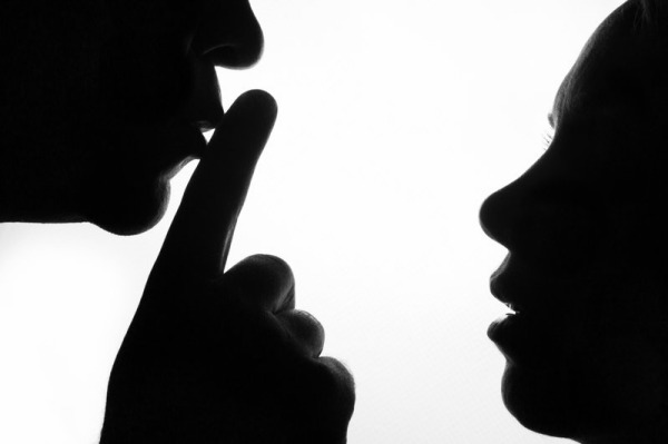 அம்மா உடந்தை 