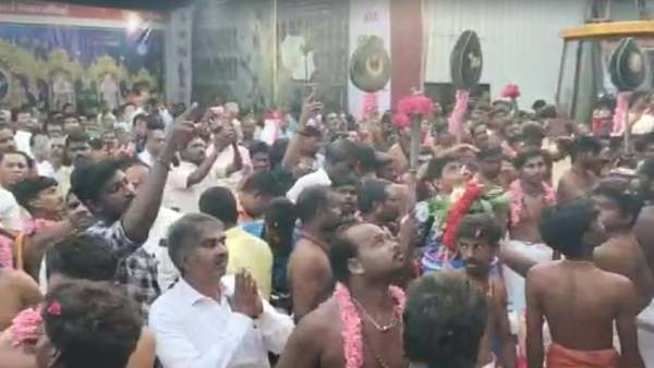  சிறப்பு அபிஷேகம்