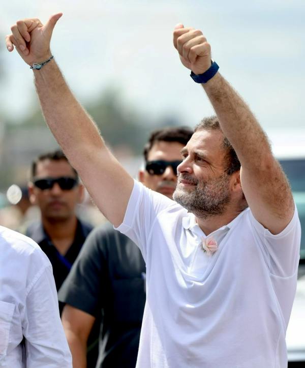 தேர்தல் ஆணையத்தில் புகார் 