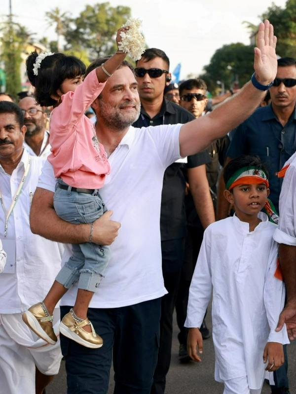 சிறுவர்-சிறுமிகள் 