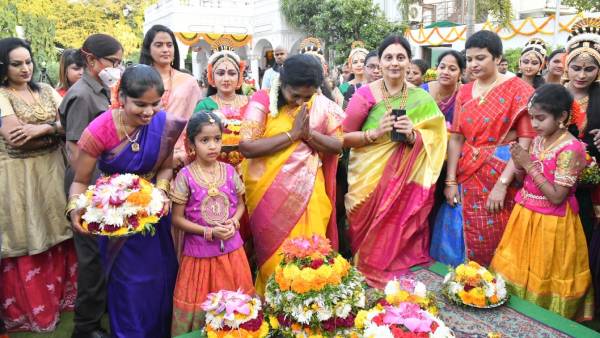 பதுகம்மா பண்டிகை 