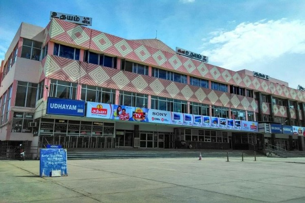 குறைவான கட்டணம் குறைவான கட்டணம்