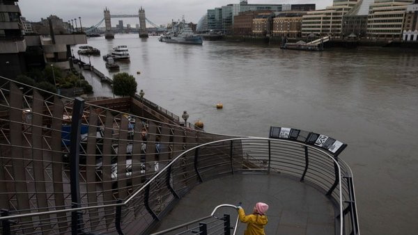 வெடிகுண்டுகளுடன் மூழ்கிய கப்பல்.. வெடிகுண்டுகளுடன் மூழ்கிய கப்பல்..