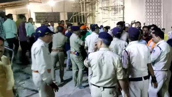 மாட்டுக்கறி சர்ச்சை மாட்டுக்கறி சர்ச்சை