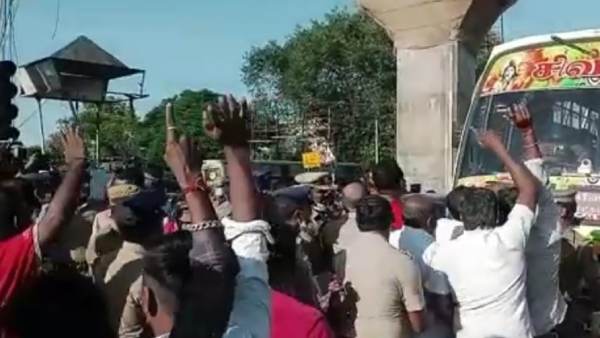 பாஜகவினர் மறியல் 