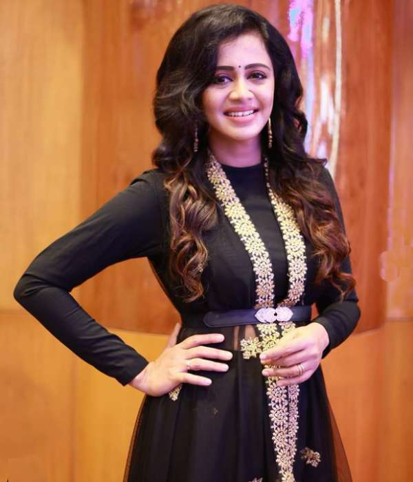 அஞ்சனாவின் காதல் திருமணம்