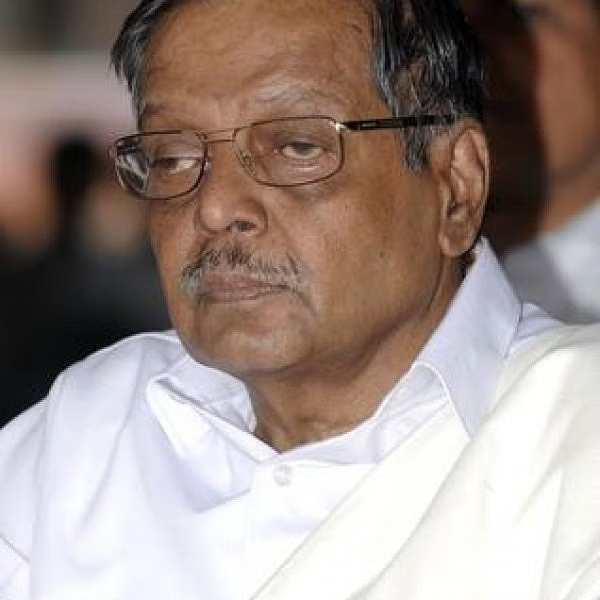 அதிமுகவின் அரசியல் ஆலோசகர் 