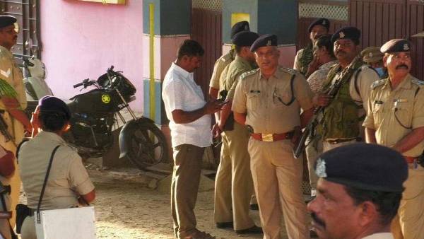 விரைவில் கைது விரைவில் கைது