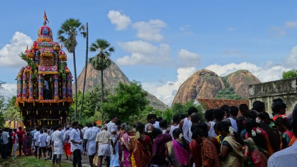 தேரிழுத்த இஸ்லாமியர்கள் தேரிழுத்த இஸ்லாமியர்கள்