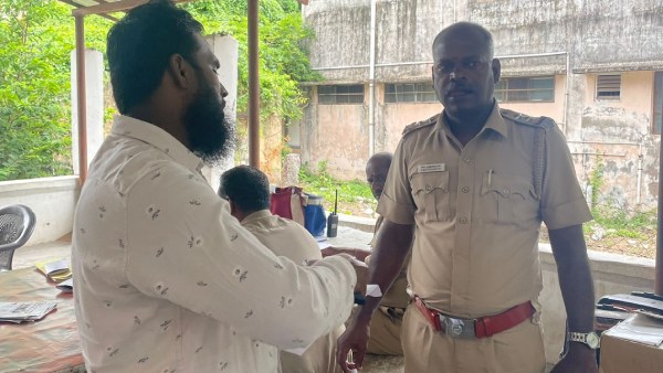 கண்டுகொள்ளாத காவல்துறை கண்டுகொள்ளாத காவல்துறை