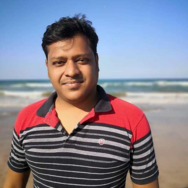 முட்டை வழங்கிய கருணாநிதி 