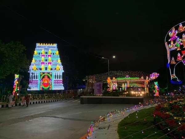சீனிவாசன் பத்மாவதி சீனிவாசன் பத்மாவதி