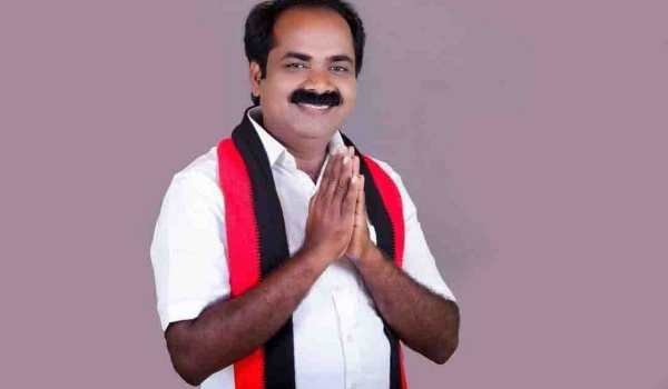 ரயிலில் பயணித்த அமைச்சர் 