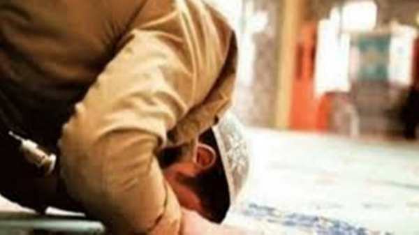 மசூதியை அடித்து சேதம் மசூதியை அடித்து சேதம்