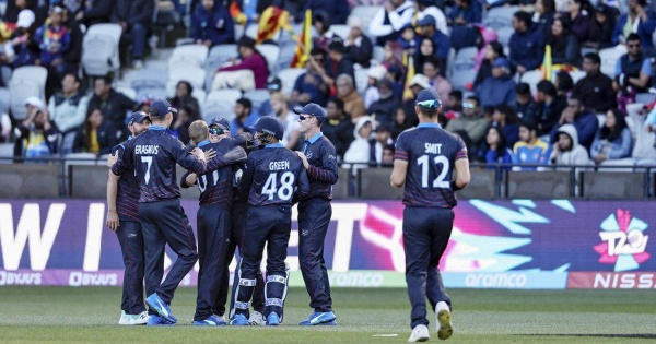 மாஸ் காட்டும் அண்டர்டாக்ஸ்