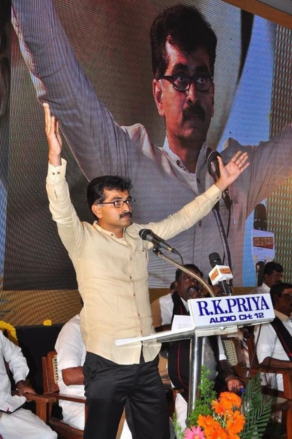 முகநூலில் பதில்