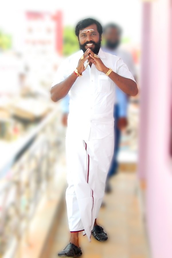 பிரமாண்ட வரவேற்பு