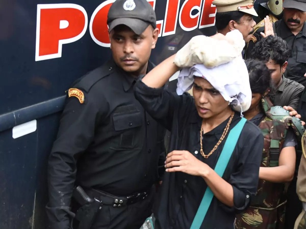 ஸ்தம்பிக்க செய்த சபரிமலை போராட்டம் 